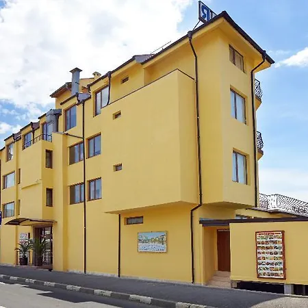 Szálloda Yalta Complex Napospart